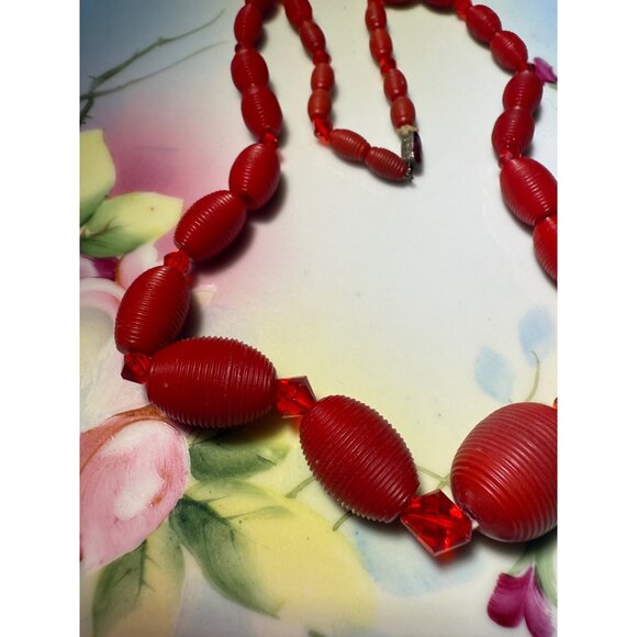 Vintage 30's Czech Red Beaded Carved Celluloid Glass Beaded necklace - Picture 7 of 12